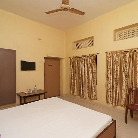 Spot On 39527 Hotel Saraogi Spot Gaya Exterior foto